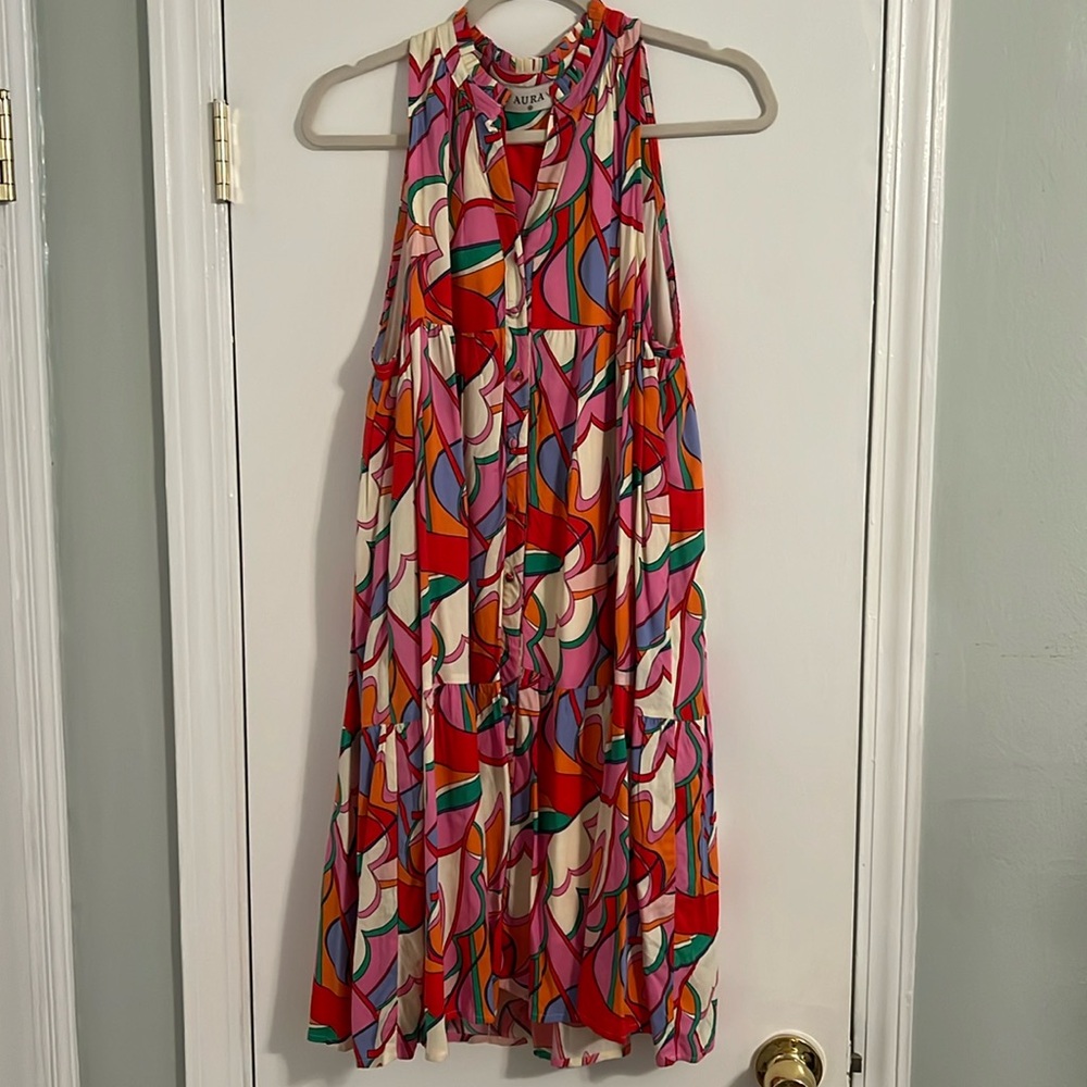 AURA colorful dress! So cute! Size medium! Awesome condition!